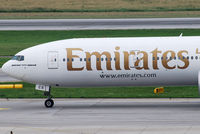 A6-ECS @ VIE - Emirates Boeing 777-31HER