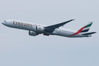 A6-ECS @ VIE - Emirates Boeing 777-31HER - by Chris J