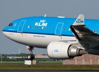 PH-AOL @ EHAM - A 330-203