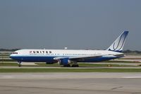 N646UA @ KORD - Boeing 767-300 - by Mark Pasqualino