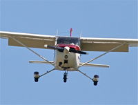 N172SS @ KDPA - Illinois Aviation Academy/ FLYING W LEASING INC Cessna 172L N172SS, on approach RWY 33 KDPA. - by Mark Kalfas