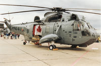 12441 @ MHZ - CH-124 Sea King of Squadron HS-423 Canadian Armed Forces on display at the 1994 Mildenhall ASir Fete. - by Peter Nicholson