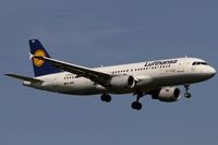 D-AIQT @ EDDF - short final RW07R - by Friedrich Becker