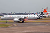 VH-VQP @ YSSY - At Sydney - by Micha Lueck