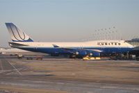 N177UA @ KORD - United Airlines Boeing 747-422, N177UA at gate C8 KORD. - by Mark Kalfas