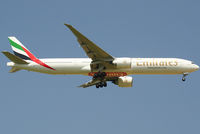 A6-ECU @ VIE - Emirates - by Joker767