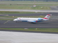 OE-LCJ @ EDDL - Austrian, Canadair CL-600-2B19 Regional Jet CRJ-200LR, CN: 7142, Aircraft Name: Hannover - by Air-Micha