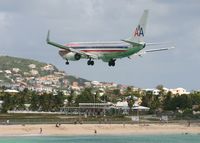 N942AN @ TNCM - American airlines over the tresh hold at Maho beach TNCM runway 10 - by Daniel Jef