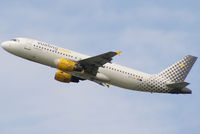 EC-ICR @ VIE - Vueling Airlines - by Joker767