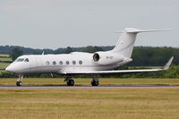 VP-CET @ EGGW - Cayman Jet Aviation Business Jets Gulfstream Aerospace	GIV-X (G450) - by Chris Hall