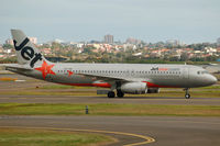 VH-VQP @ YSSY - At Sydney - by Micha Lueck