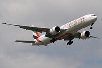 A6-ECJ @ VIE - EMIRATES