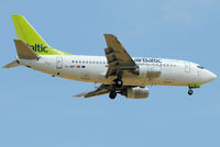 YL-BBP @ VIE - air Baltic