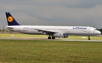D-AISQ @ EIDW - Lufthansa preparing for take-off - by Robert Kearney