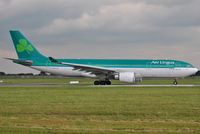 EI-DUO @ EIDW - Aer Lingus rolling on r/w 10 - by Robert Kearney