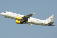 EC-KHN @ VIE - Vueling Airlines