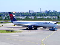 N814NW @ EHAM - Delta Airlines - by Chris Hall