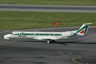 I-EXML @ LOWW - Alitalia Express Embraer 145