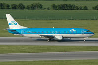 PH-BPB @ LOWW - KLM Boeing 737-400