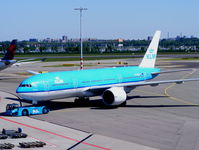 PH-BQB @ EHAM - KLM Royal Dutch Airlines - by Chris Hall