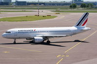 F-HEPC @ EHAM - Air France Airbus A-320-214 - by Chris Hall