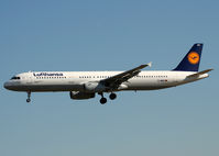 D-AIRO @ LEBL - Landing rwy 25R - by Shunn311
