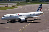 F-HEPC @ EHAM - Air France Airbus A-320-214 - by Chris Hall