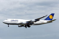 D-ABTD @ EDDF - Lufthansa Boeing B747-430M to approach on RWY25L in FRA/EDDF - by Janos Palvoelgyi