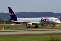 N915FD @ LFSB - taxying to the active