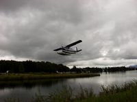 N6LU @ LHD - Landing at Lake Hood - by Christopher Maize