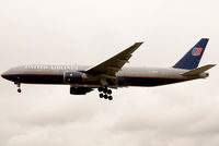 N204UA @ LHR - United Airlines - by Roman Reiner