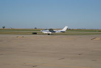 N16MS @ KDEC - Arriving in Decatur, Illinois. - by Doug Wolfe