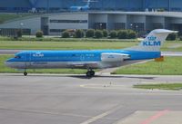 PH-KZB @ EHAM - Another KLM cityhopper taxiing for departure