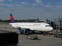 N321US photo, click to enlarge