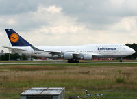 D-ABTD @ EDDF - Taking off rwy 18 - by Shunn311