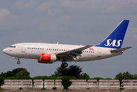 LN-RRZ @ EGCC - SAS Braathens - by Chris Hall