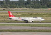N608CZ @ DTW - Compass E175