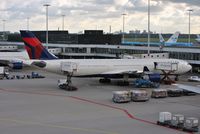 N811NW @ EHAM - Early DAL flight on stand - by Robert Kearney