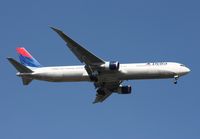 N831MH @ MCO - Delta 767-400 - by Daniel Compton