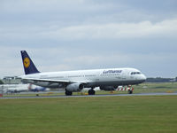 D-AIRP @ EGPH - Lufthansa 8VV Powers down  runway 24 for departure to FRA - by Mike stanners