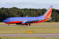 N729SW @ ORF - Southwest Airlines N729SW (FLT SWA3056) from Baltimore/Washington Int'l (KBWI) rolling out on RWY 5. - by Dean Heald