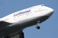 D-ABVT @ MCO - Lufthansa 747-400