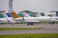 4X-COI @ EGGW - Global Express at Luton - by Terry Fletcher