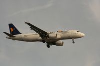 EI-DSG @ EGLL - Taken at Heathrow Airport, June 2010 - by Steve Staunton