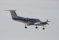 N822SB @ DAB - Beech 200