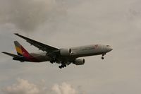 HL7500 @ EGLL - Taken at Heathrow Airport, June 2010 - by Steve Staunton