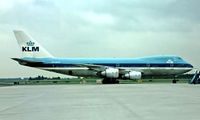 PH-BUM @ EHAM - Boeing 747-206B [21659] KLM Schiphol~PH 10/06/1982 image from a slide. - by Ray Barber