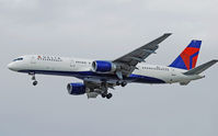 N501US @ KLAS - Delta Air Lines Boeing 757-251 N501US / 5501 (cn 23190/53)

Las Vegas - McCarran International (LAS / KLAS)
USA - Nevada, 10-22-2010
Photo: Tomás Del Coro - by Tomás Del Coro