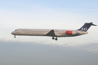 LN-RLF @ EBBR - Flight SK593 is descending to RWY 25L - by Daniel Vanderauwera