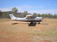 VH-HOC @ YBEB - Slingair Heliwork , 06 oct '10

Bellburn Airstrip , YBEB - by Henk Geerlings